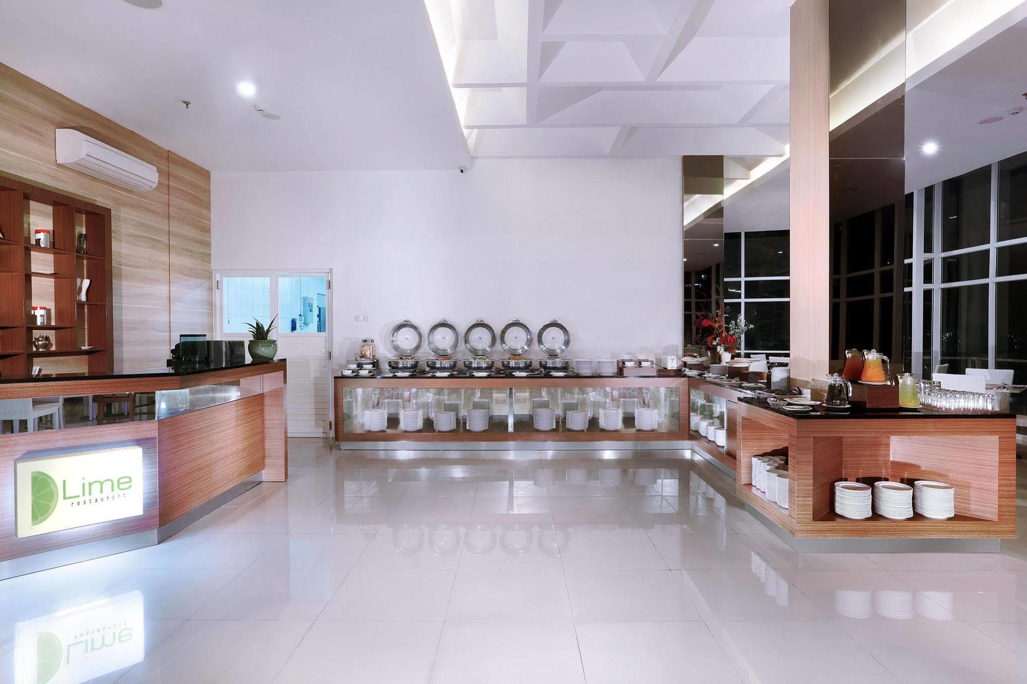 favehotel Diponegoro Semarang Esterno foto